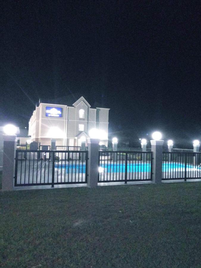 Microtel Inn & Suites By Wyndham Camp Lejeune/Jacksonville Exterior photo